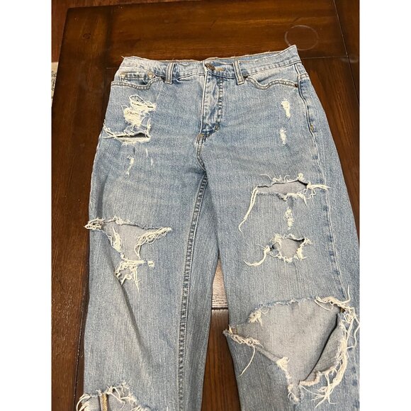 BDG Urban Outfitters Light Wash Destroyed Mom Jean Size  25 Waist 28 Length - Picture 2 of 10